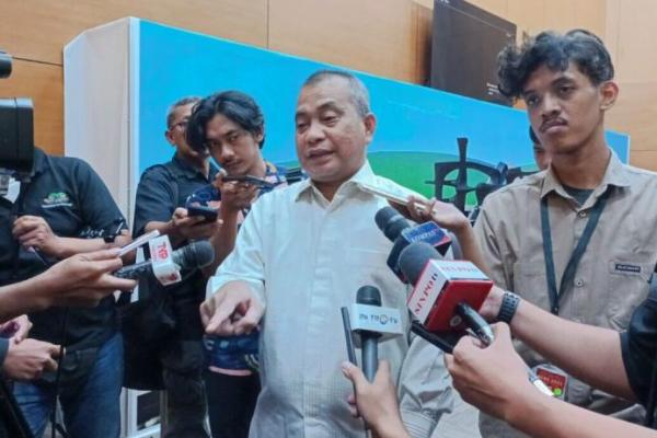 Anggota Komisi XI DPR RI Marwan JafarÂ  menegaskan bahwa siapa pun figur yang nantinya ditunjuk sebagai Gubernur BI harus berkomitmen menjaga independensi.