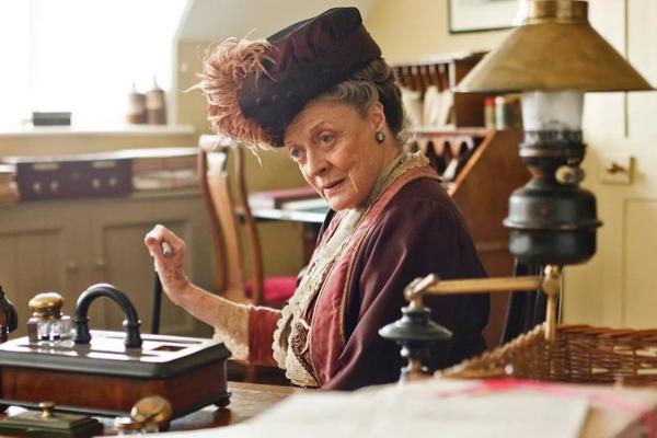 Para Pemeran&nbsp;Downton Abbey Kenang Bakat Maggie Smith yang Luar Biasa