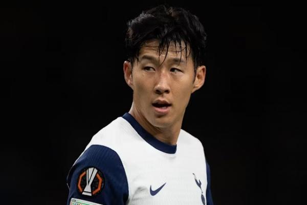 Pelatih kepala Tottenham Hotspurs, Ange Postecoglou, mengonfirmasi bahwa Son Heung-min akan absen dalam pertandingan Liga Premier melawan Brighton &amp; Hove Albion