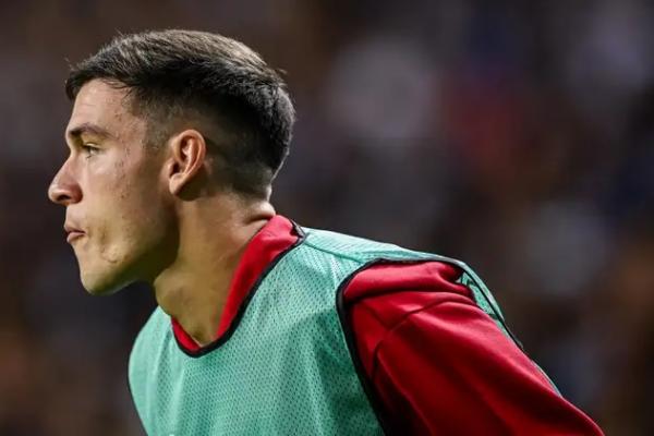 Manchester United (MU) diperkirakan bakal bermain tanpa Harry Maguire dan Manuel Ugarte, ketika melakukan laga tandang putaran pertama babak 16 besar Liga Europa melawan Real Sociedad