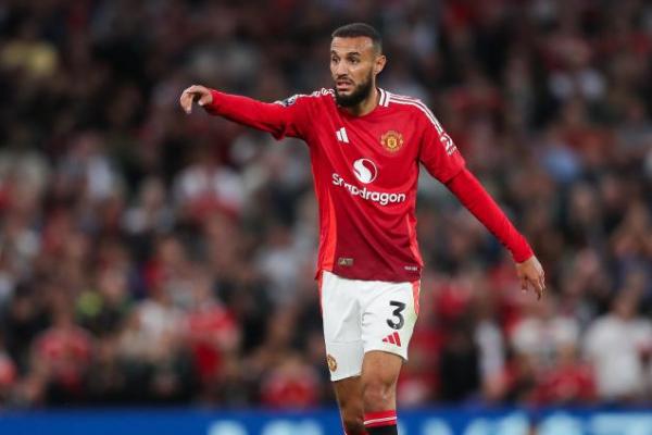 Manchester United (MU) kini berada di titik krusial untuk mempertahankan kontrak bek serba bisa Noussair Mazraoui.