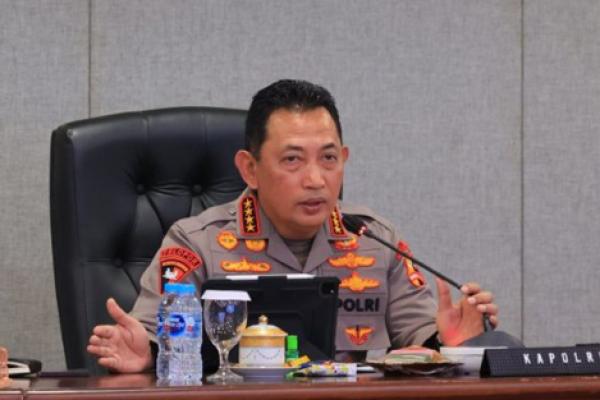 Kapolri Jenderal Listyo Sigit Prabowo didesak segera mencopot Kapolda Kalimantan Barat (Kalbar) Irjen Pipit Rismanto.