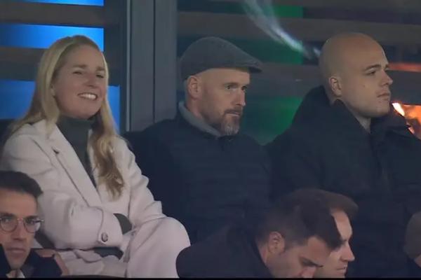 Nama mantan manajer Manchester United (MU) Erik ten Hag masuk dalam daftar kandidat kuat sebagai pengganti Xabi Alonso di kursi kepelatihan Bayer Leverkusen.