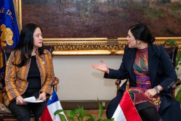 Ketua DPR RI Dr. (H.C) Puan Maharani bertemu dengan sang Ketua Parlemen Chili, Karol Cariola Oliva di Congreso Nacional de Chile Valparaisodalam.