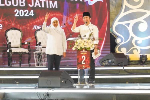 Pasangan Khofifah Indar Parawansa dan Emil Elestianto Dardak diprediksi memenangi Pilgub Jawa Timur 2024 menurut survei Poltracking Indonesia.