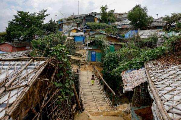 Puluhan ribu pengungsi Rohingya yang tinggal di kamp-kamp pengungsian di Bangladesh menggelar aksi unjuk rasa pada Selasa (25/8/2026).