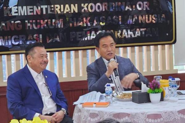 Menko Yusril Ihza Mahendra menilai pilkada lewat DPRD permudah pengawasan politik uang atau money politics yang selama ini kerap terjadi