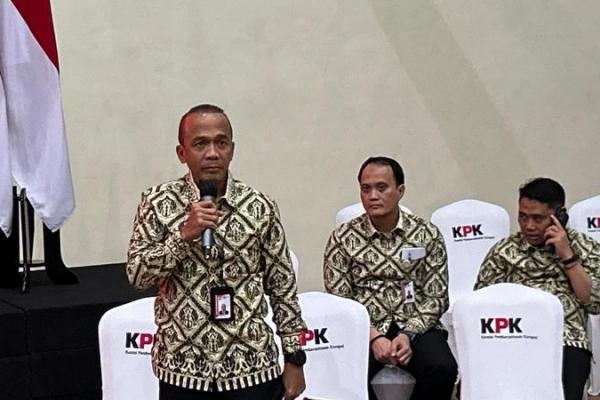 KPK menduga penggunaan dana CSR bermasalah karena tidak sesuai dengan peruntukan