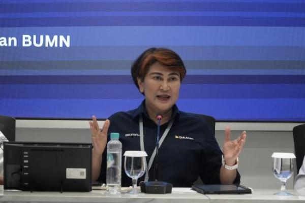 Secara realtime dan 24 jam DAMRI memantau armada di seluruh Indonesia melalui Central Control Room.