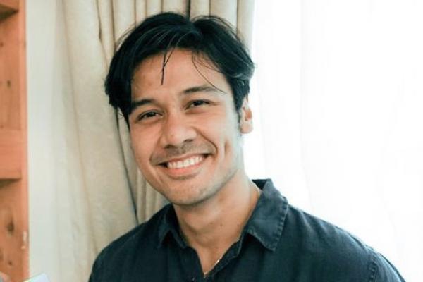 Aktor tampan ternama Chicco Jerikho selalu menjaga dan merawat kendaraan kesayangannya
