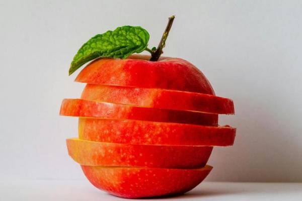 Berikut 10 makanan yang baik untuk menjaga kesehatan ginjal.