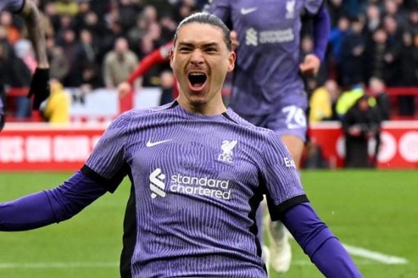 Sebaliknya Arsenal gagal menempel ketat Liverpool setelah diimbangi Aston Villa 2-2 pada pertandingan akhir pekan ini.