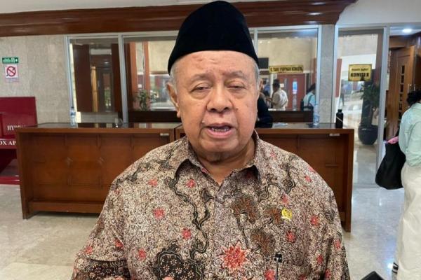 Diperlukan uji coba kebijakan tersebut secara bertahap untuk memastikan kesiapan anggaran, sistem pembiayaan, hingga layanan akademik di masing-masing kampus.