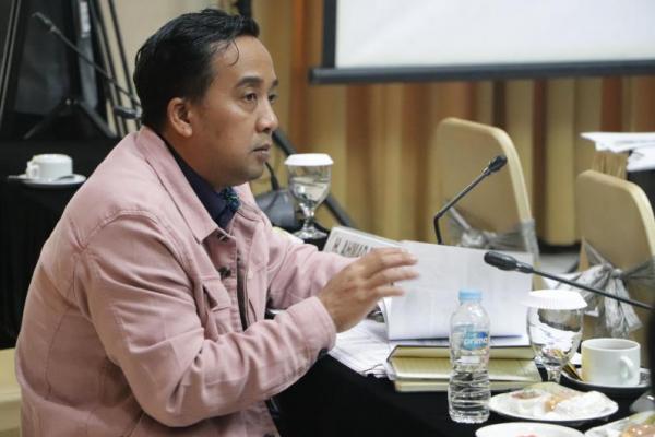 Menurut Moetaba, koridor 1 masih sangat dibutuhkan warga Jakarta karena volume penumpang di jalur tersebut cukup besar dan angkutan umum alternatif belum maksimal meskipun MRT Jakarta fase 1 telah beroperasi.