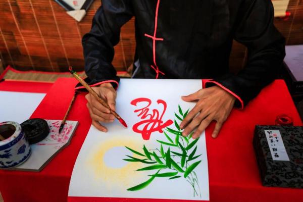 Dalam dunia bisnis, etnis Tionghoa dikenal memiliki prinsip dan strategi yang membuat mereka sukses di berbagai sektor