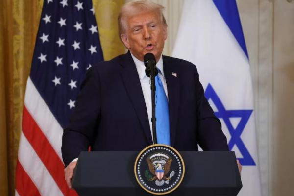 Peringkat Persetujuan Ekonomi Trump Turun dari 42 Menjadi 37 Persen