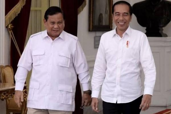 Terima kasih Pak Jokowi, terima kasih. Kita harus menghormati, cari kebaikan, bukan kejelekan. Semua pendahulu kita, semua wapres kita, semuanya punya jasa dan kebaikan.