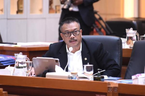 Anggota Komisi IX DPR RI Edy Wuryanto menyampaikan apresiasinya kepada langkah Kementerian Ketenagakerjaan dalam menginisiasi perubahan regulasi yang meningkatkan perlindungan bagi pekerja melalui BPJS Ketenagakerjaan.