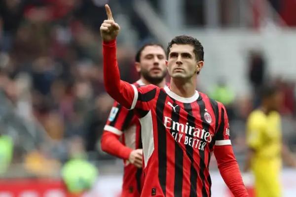 Winger AC Milan, Christian Pulisic, menepis sejumlah laporan yang menyebut keretakan hubungannya dengan pelatih baru Rossonerri, Sergio Conceicao.