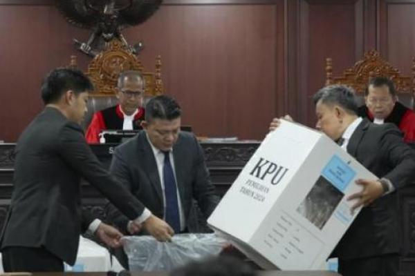Gugatan hasil Pemilukada Calon Bupati dan Wakil Bupati Bungo nomor urut 1di MK masuk tahap akhir