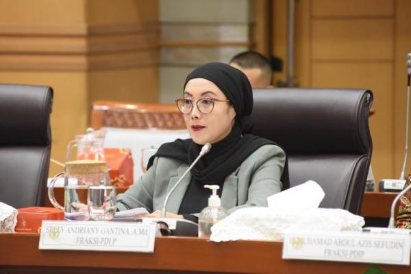 Penanganan bencana tidak boleh hanya berfokus pada kebutuhan darurat, tetapi juga harus memperhatikan keberlanjutan kehidupan dan kesejahteraan masyarakat.