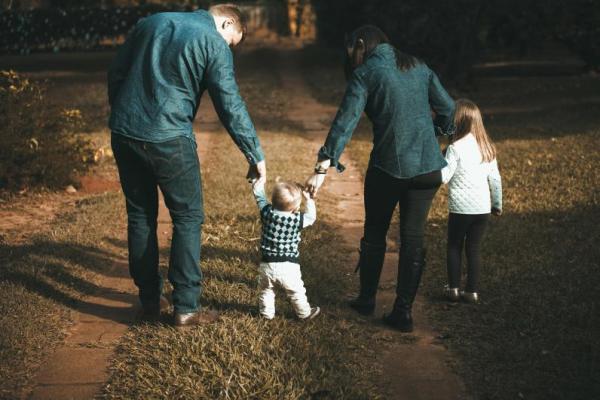 Masa bayi merupakan periode paling cepat bagi pertumbuhan otak manusia, terutama pada tahun pertama kehidupan