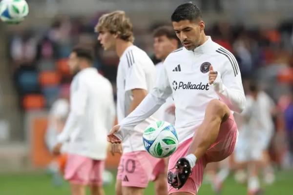Penyerang legendaris asal Uruguay, Luis Suarez, dipastikan masih akan memperkuat Inter Miami setelah resmi memperpanjang kontraknya selama satu musim.