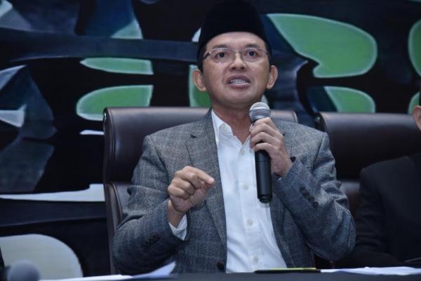 Anggota Komisi VIII DPR RI Maman Imanulhaq mendesak Pemerintah Azerbaijan mencabut larangan penggunaan jilbab bagi perempuan muslim.