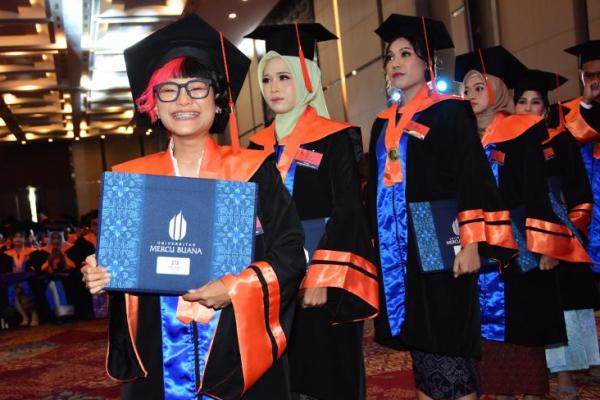 Setiap tanggal 29 September, Indonesia memperingati Hari Sarjana Nasional sebagai bentuk apresiasi terhadap peran dan kontribusi para lulusan perguruan tinggi.