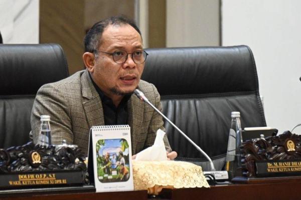 Wakil Ketua Komisi XI DPR RI, M. Hanif Dhakiri, mengingatkan pemerintah untuk tidak meremehkan dampak ekonomi dari eskalasi konflik antara Israel dan Iran.