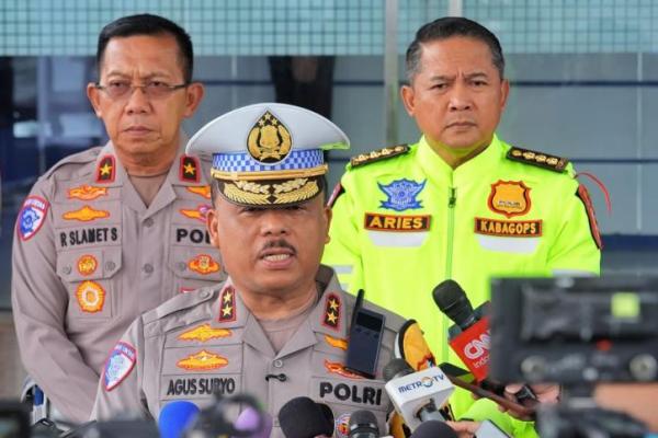Secara keseluruhan arus masih padat, namun bisa kami kelola dengan baik. Alhamdulillah angka kecelakaan dan fatalitas juga menunjukkan penurunan.
