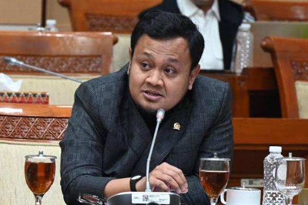Saya mendukung penuh langkah tegas Mentan dalam menegakkan disiplin dan memastikan Bulog bekerja optimal dalam menyerap gabah petani, Ini adalah bukti komitmen pemerintah dalam menjaga stabilitas harga gabah dan kesejahteraan petani.