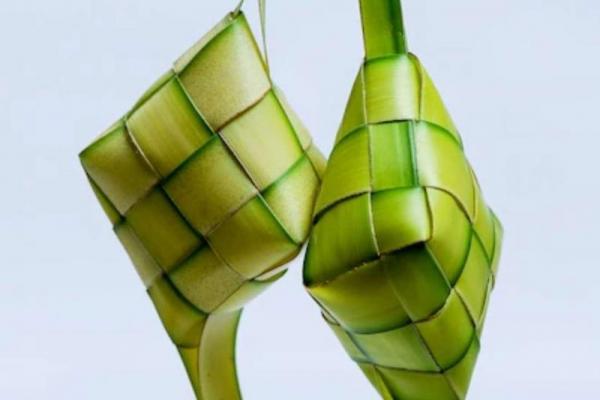 Setiap perayaan Lebaran atau Idulfitri di Indonesia selalu identik dengan satu hidangan khas yang sulit dipisahkan dari tradisi, yakni ketupat