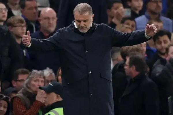 Masa depan Ange Postecoglou di kursi pelatih Tottenham Hotspurs berada di ujung tanduk. Posisinya terancam digantikan oleh mantan pelatih Juventus, Thiago Motta.