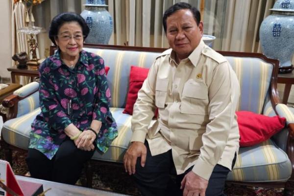Sangat kelihatan sekali Prabowo sudah menjadi presiden yang sesungguhnya, yang mampu berkomunikasi dengan pihak manapun sekalipun pihak itu adalah orang-orang yang selama ini berseberangan.