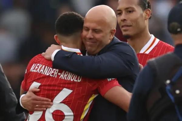 Pelatih kepala Liverpool, Arne Slot, menyampaikan rasa bangganya menjadi bagian dari klub, menyusul kesuksesan The Reds menjuarai Liga Premier musim ini.