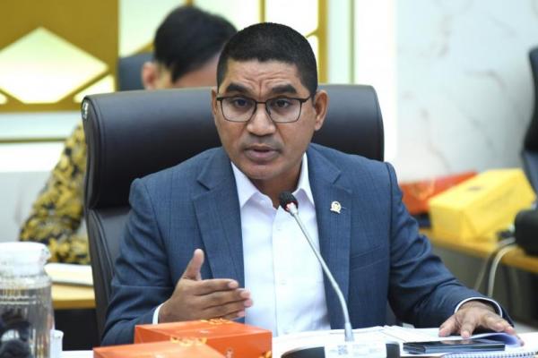 Kalangan masyarakat nelayan dan stakeholder perikanan Indonesia memberikan apresiasi positif dan dukungan atas komitmen pemerintah membuat nelayan Indonesia kembali bangga sebagai &ldquo;tulang punggung&rdquo; bangsa. 