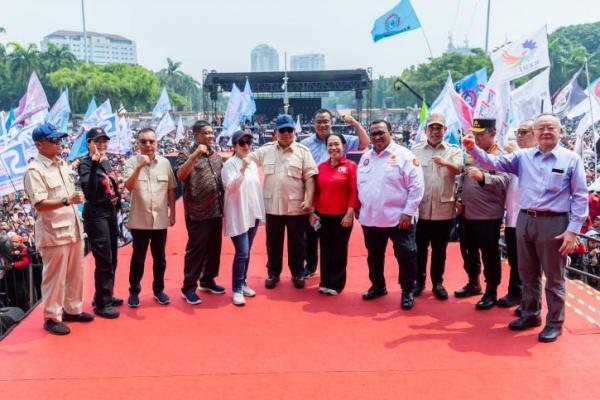 Selamat Hari Buruh Internasional 2025 untuk semua buruh maupun pekerja di Indonesia. Momen May Day menjadi bukti bahwa perjuangan terhadap kesejahteraan buruh tak pernah berhenti sejak negara ini berdiri.