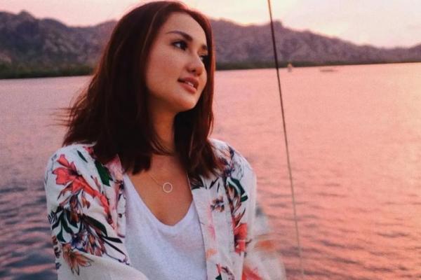 Janda dari aktor Andrew Andika, model cantik Tengku Dewi ternyata belum mau membuka diri untuk&nbsp; pria lain
