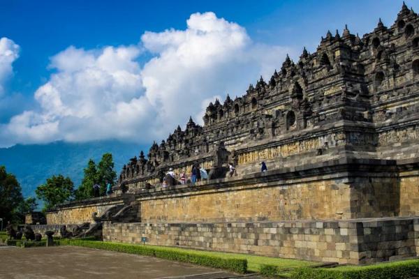 Berikut ini lima mitos paling terkenal tentang Candi Borobudur