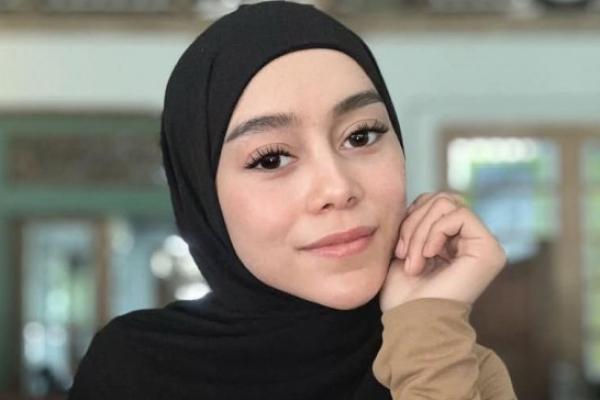 Pencipta lagu Yoni Dores (YD) melaporkan pedangdut Lesti Kejora ke Polda Metro Jaya. Soal apa? 