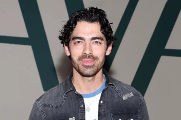 &nbsp;
Rilis Album Baru, Joe Jonas Terpaksa Bersabar Setahun untuk Beri Tahu Penggemar