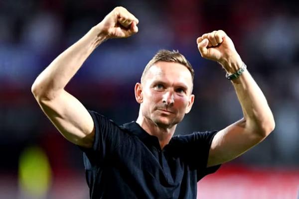 Manchester City dikabarkan akan segera kedatangan Pep Lijnders, mantan asisten pelatih Liverpool, untuk bergabung dalam staf kepelatihan di bawah arahan Pep Guardiola.