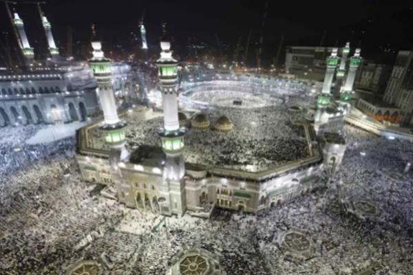 Iduladha atau Hari Raya Kurban telah berlalu. Namun nilai-nilai dari dua ibadah utamanya, kurban dan haji, dianjurkan tidak ikut berakhir.