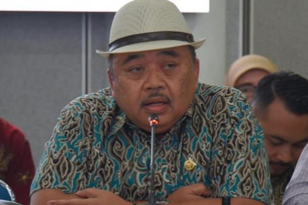 Anggota Badan Urusan Rumah Tangga (BURT) DPR RI, Ateng Sutisna menilai standar layanan tidak boleh dibedakan antara masyarakat umum dan pejabat negara.