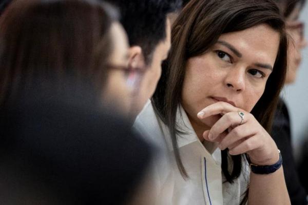Pengadilan Filipina mengabulkan permohonan jaksa penuntut untuk menggugurkan dua dakwaan terhadap Wakil Presiden Sara Duterte