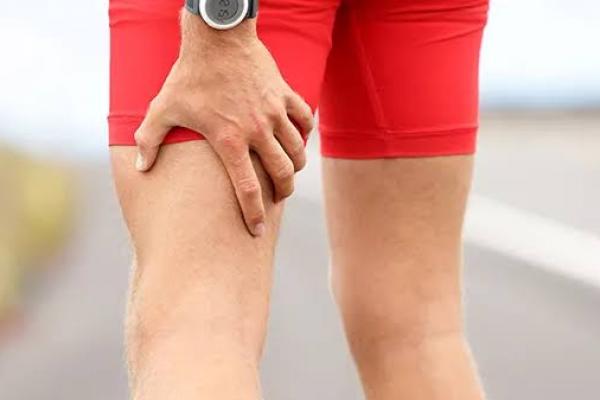 Saraf kejepit merupakan kondisi ketika saraf mendapat tekanan berlebih dari jaringan di sekitarnya, seperti tulang rawan, otot, atau tendon