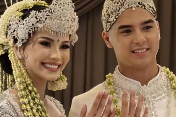 Al Ghazali dan Alyssa Daguise akhirnya resmi menjadi pasangan suami istri usai melangsungkan pernikahannya