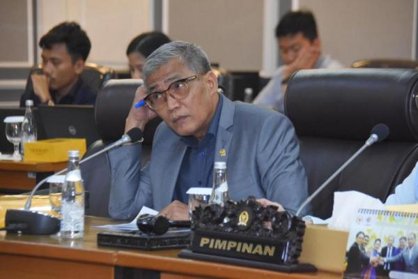 Mafirion meminta Menteri HAM lebih fokus pada penyelesaian persoalan HAM yang hingga kini masih menjadi pekerjaan rumah bangsa