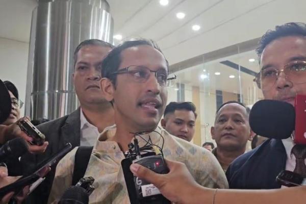 Kejaksaan Agung resmi menetapkan Nadiem Makarim sebagai tersangka korupsi laptop dalam konferensi pers yang berlangsung di Jakarta, pada Kamis (4/9).